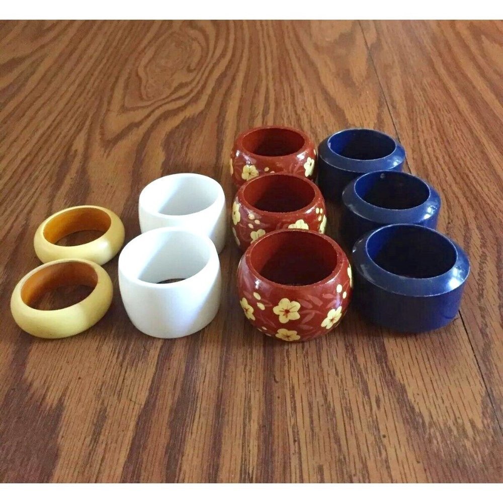Mixed Lot Napkin Rings Set of 10 Acrylic Wood Floral White Blue Brown Cottage